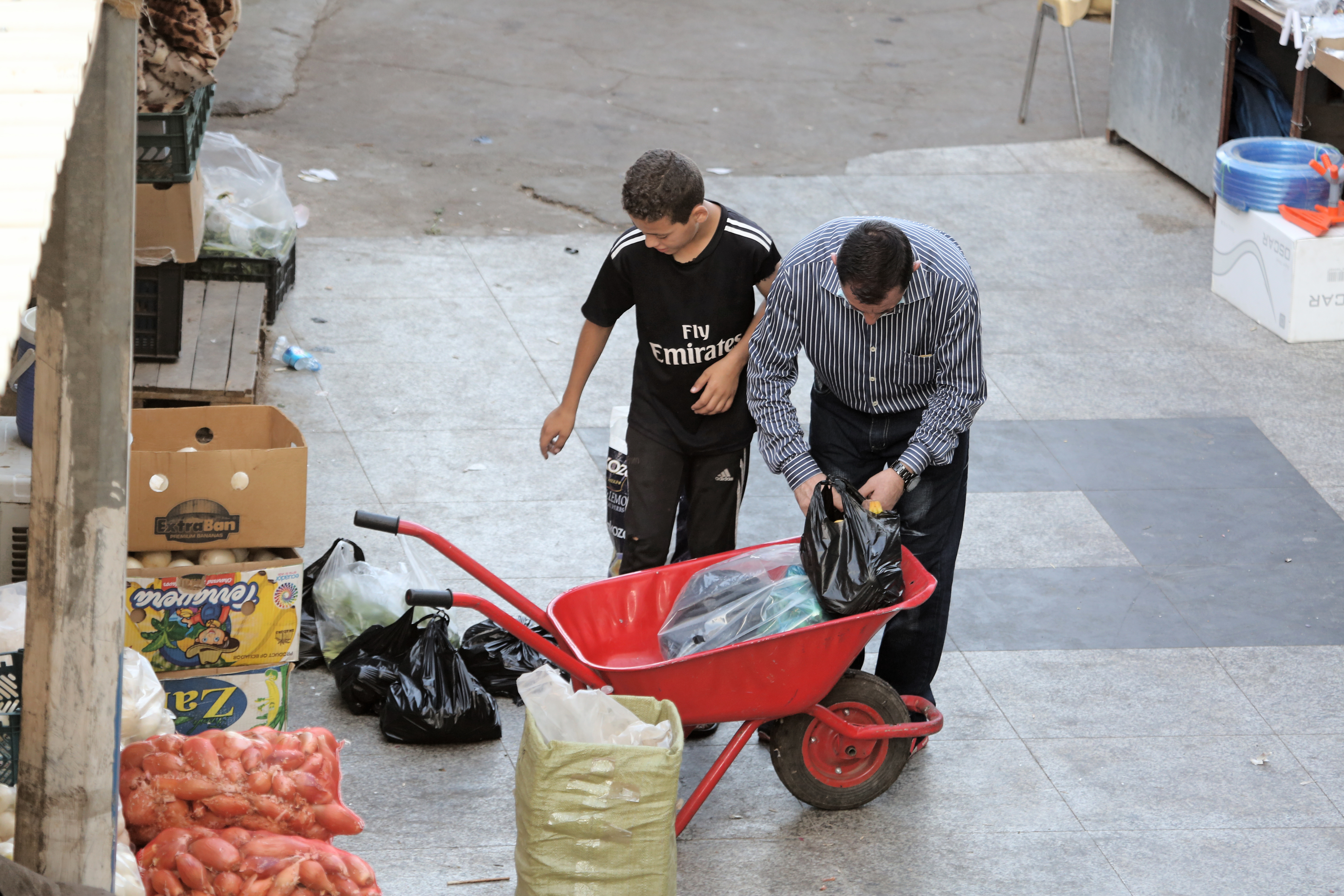  منداڵانی دەستگێڕ لە بازاڕی شێخەڵڵای هەولێر